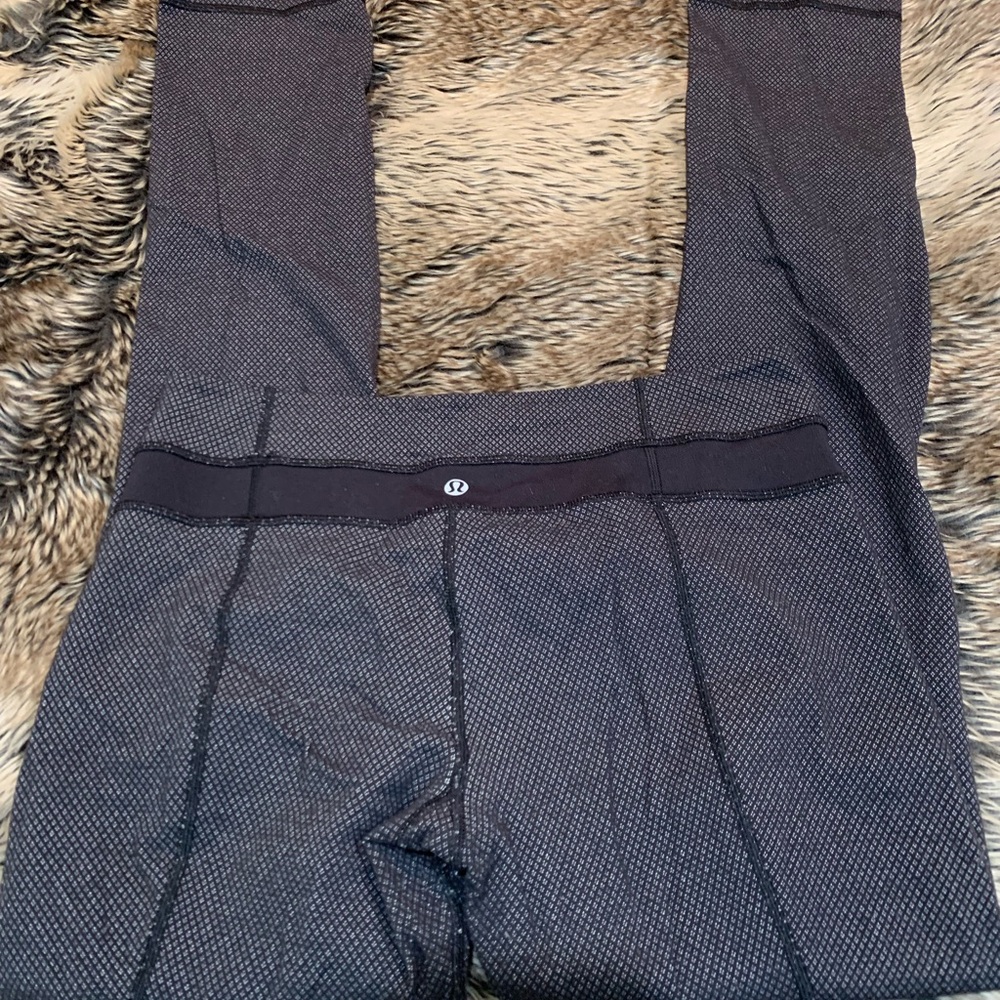 Lululemon Skinny Groove Pant
Diamond Dot Black White / Black Size 8